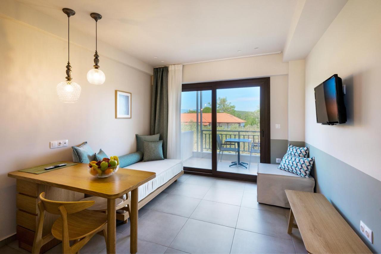 Dionysus Apartments & Suites Ierissós Esterno foto