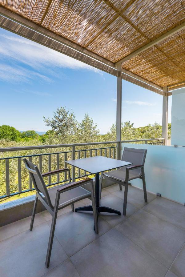 Dionysus Apartments & Suites Ierissós Esterno foto