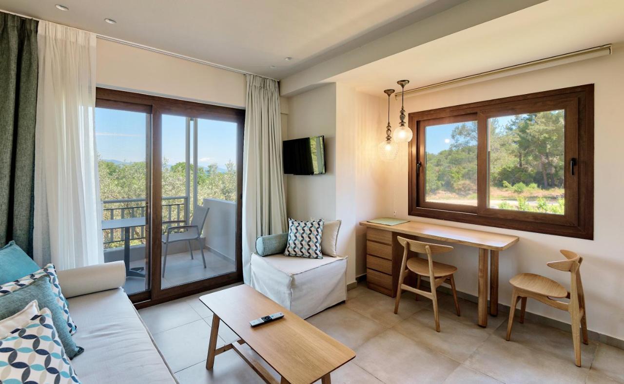 Dionysus Apartments & Suites Ierissós Esterno foto
