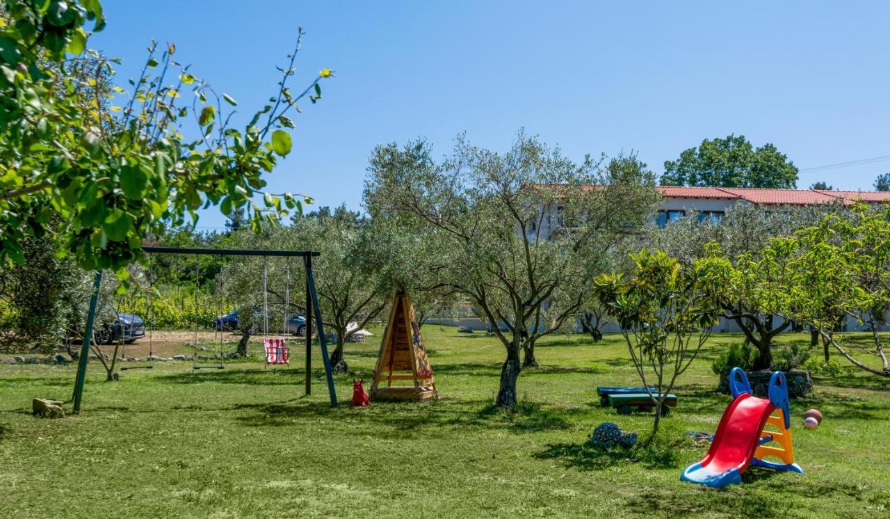 Dionysus Apartments & Suites Ierissós Esterno foto