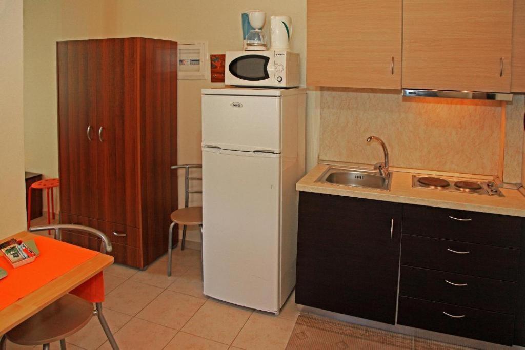 Dionysus Apartments & Suites Ierissós Esterno foto