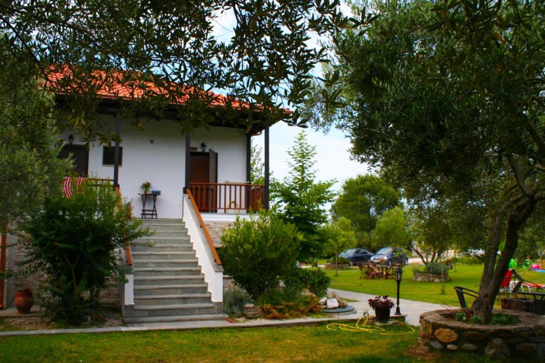 Dionysus Apartments & Suites Ierissós Esterno foto
