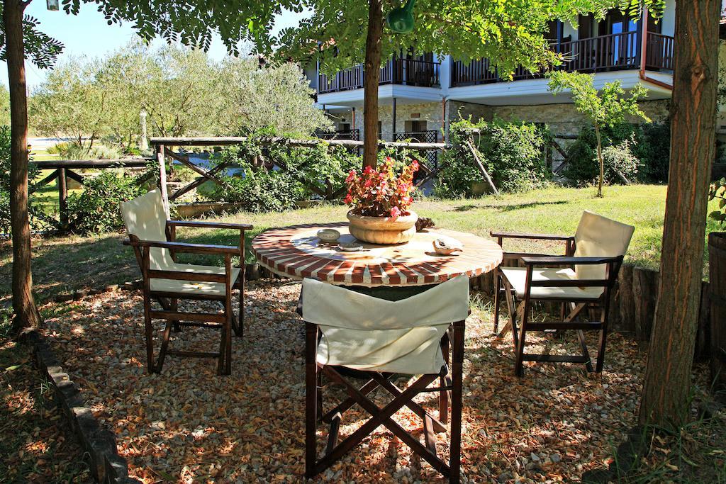 Dionysus Apartments & Suites Ierissós Esterno foto