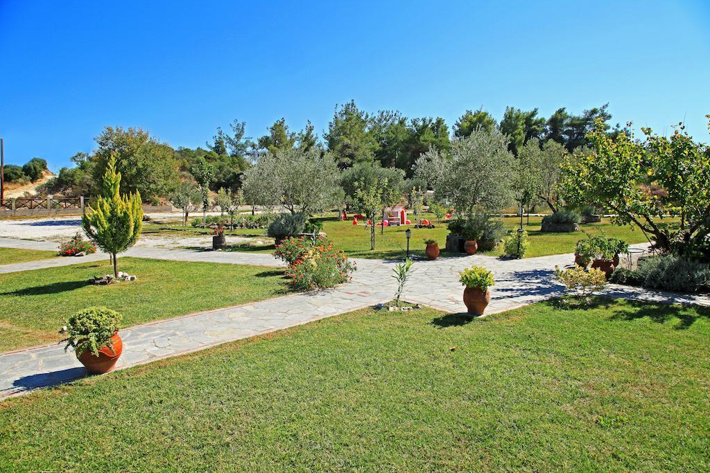 Dionysus Apartments & Suites Ierissós Esterno foto