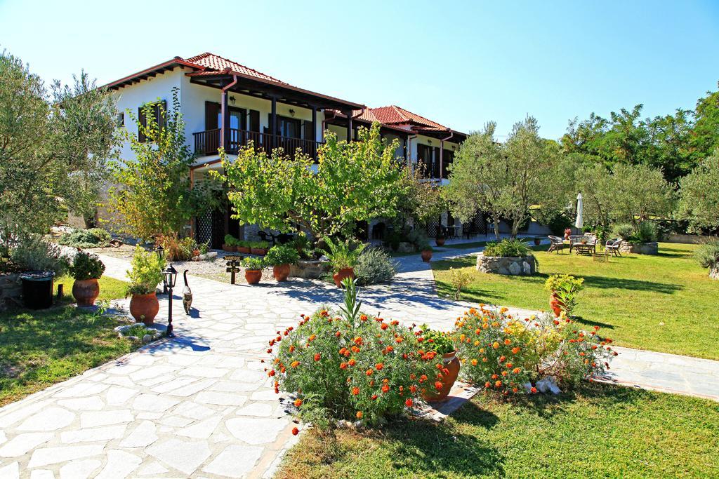 Dionysus Apartments & Suites Ierissós Esterno foto