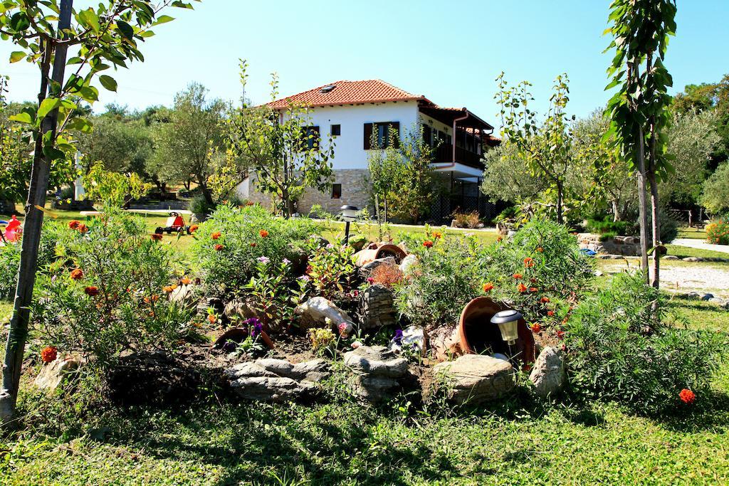Dionysus Apartments & Suites Ierissós Esterno foto